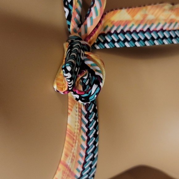 Beautiful & fun muti print color bikini top med - Picture 5 of 8